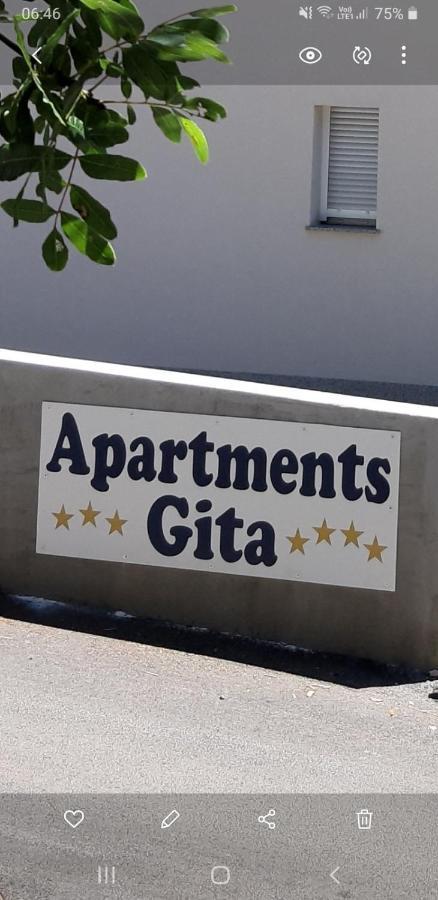 Gita Apartmani Cizici Exterior photo
